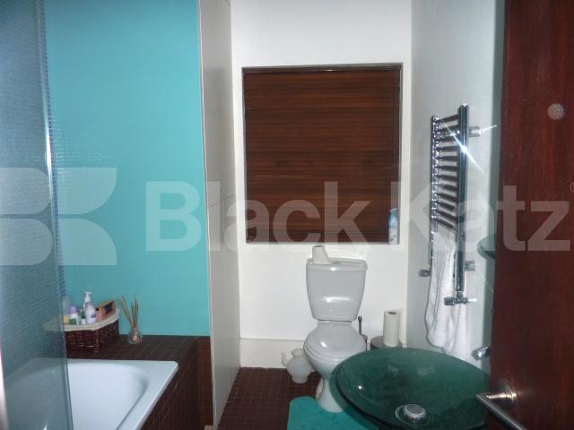 			MINUTES TO HYDE PARK & OXFORD STREET!, 2 Bedroom, 1 bath, 1 reception Flat			 Kendal Street, HYDE PARK